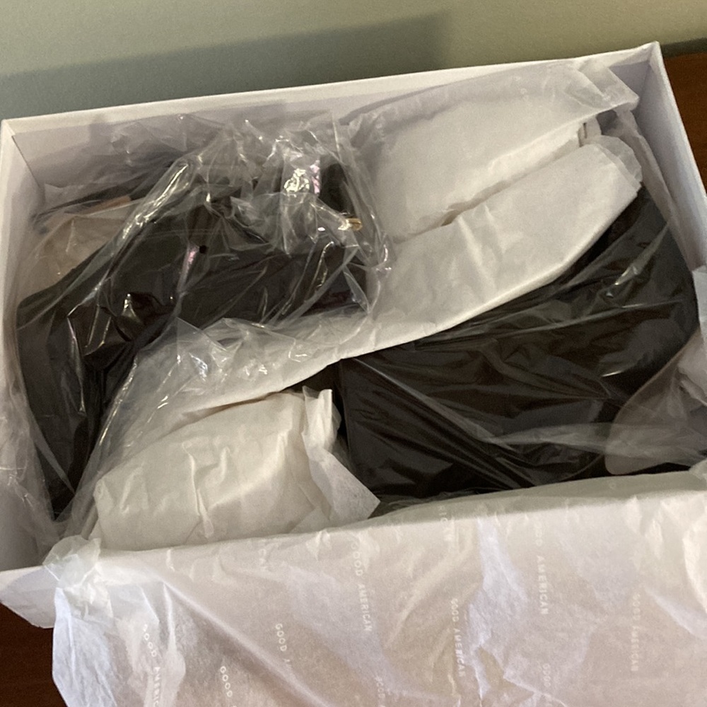 GOOD AMERICAN - The Icon Bootie NIB Sz 5 - Picture 5 of 8